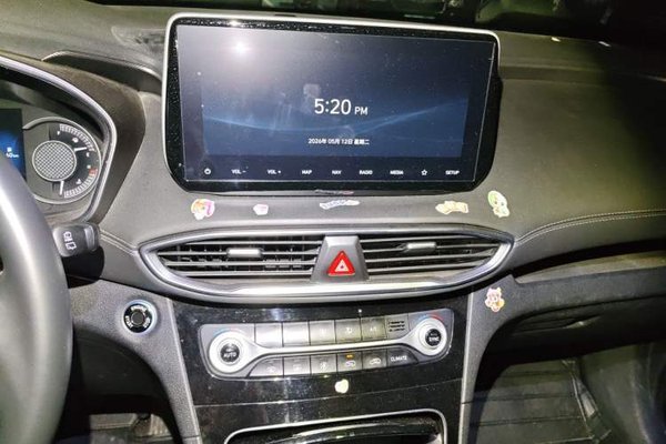 Hyundai Santa Fe 2020, 50000 км, за 12160 USD - фото 14