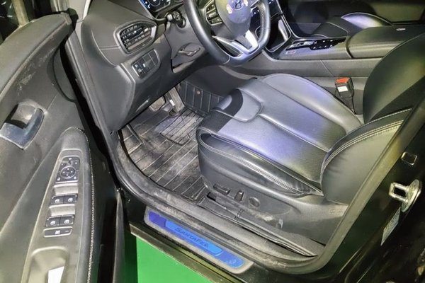 Hyundai Santa Fe 2020, 50000 км, за 12160 USD - фото 17