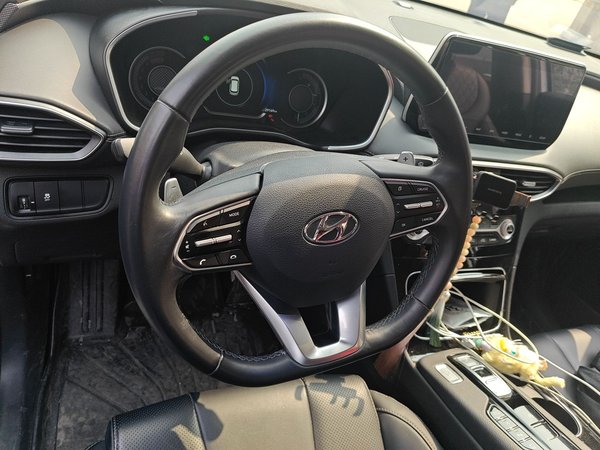 Hyundai Santa Fe 2020, 29100 км, за 17455 USD - фото 8