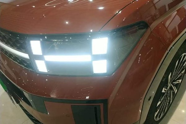 Hyundai Santa Fe 2024, 2100 км, за 32628 USD - фото 15