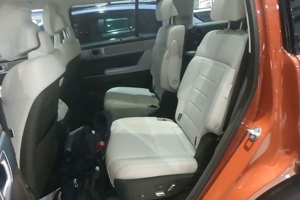 Hyundai Santa Fe 2024, 2100 км, за 32628 USD - фото 1