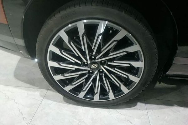 Hyundai Santa Fe 2024, 2100 км, за 32628 USD - фото 18