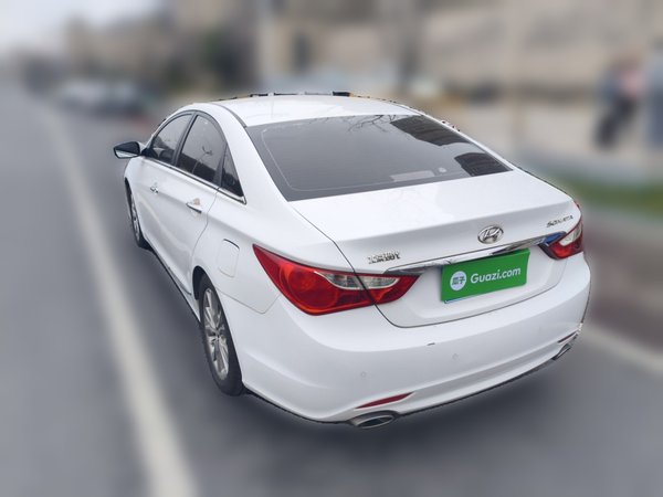 Hyundai Sonata 2014, 151600 км, за 4893 USD