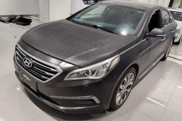 Hyundai Sonata · 2015 год