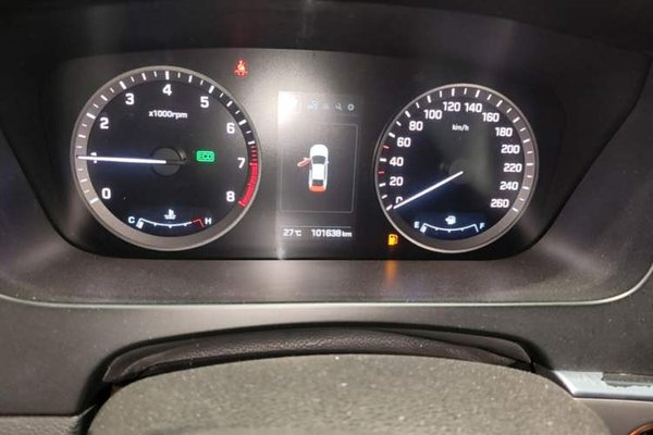 Hyundai Sonata 2015, 101600 км, за 6334 USD