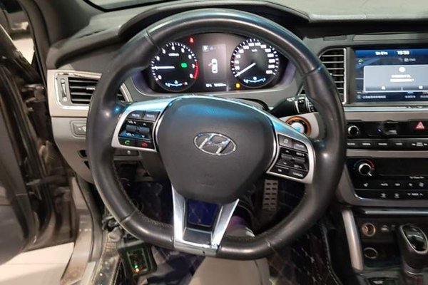 Hyundai Sonata 2015, 101600 км, за 6334 USD