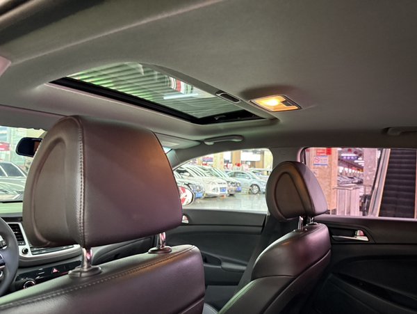 Hyundai Tucson 2015, 136300 км, за 6548 USD - фото 16