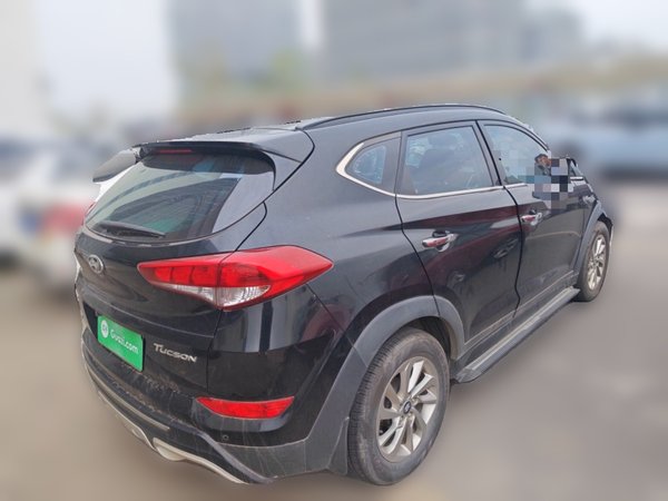 Hyundai Tucson 2015, 68100 км, за 8270 USD