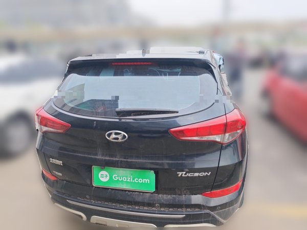 Hyundai Tucson 2015, 68100 км, за 8270 USD