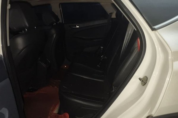 Hyundai Tucson 2015, 104100 км, за 8139 USD - фото 12