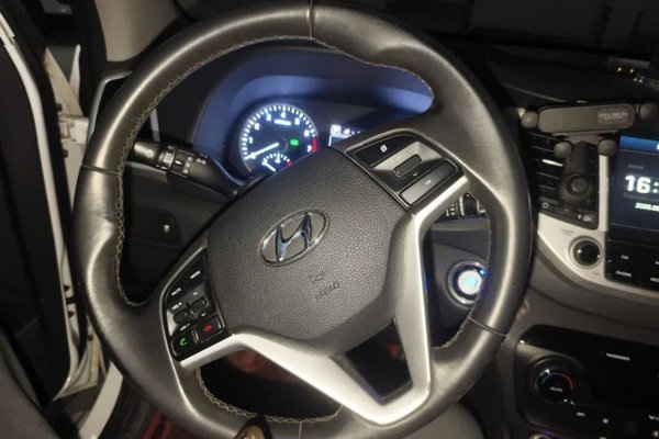 Hyundai Tucson 2015, 104100 км, за 8139 USD - фото 1
