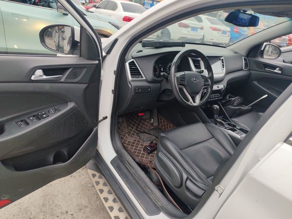 Hyundai Tucson 2015, 116500 км, за 7340 USD - фото 19