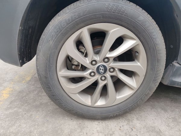 Hyundai Tucson 2015, 116500 км, за 7340 USD - фото 10