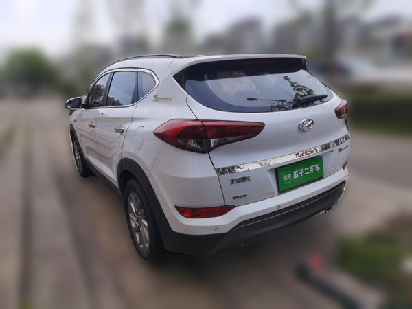 Hyundai Tucson 2015, 139100 км, за 7354 USD