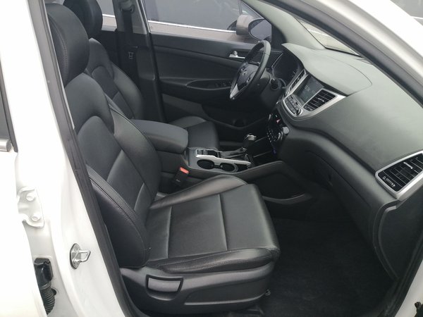 Hyundai Tucson 2015, 140900 км, за 7621 USD - фото 23