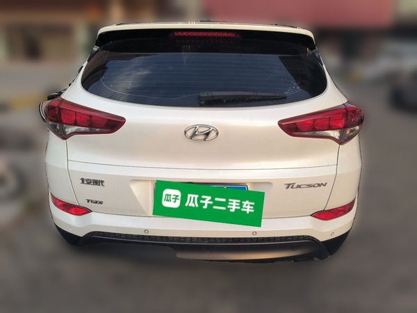Hyundai Tucson 2015, 61300 км, за 6978 USD