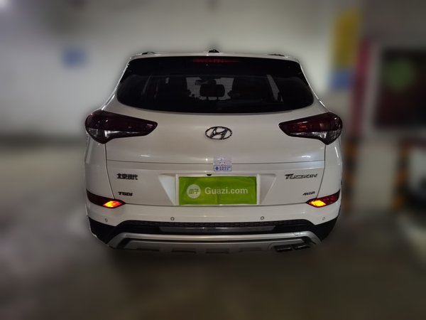 Hyundai Tucson 2015, 80500 км, за 7268 USD