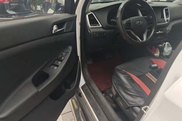 Hyundai Tucson 2015, 82400 км, за 6440 USD - фото 16