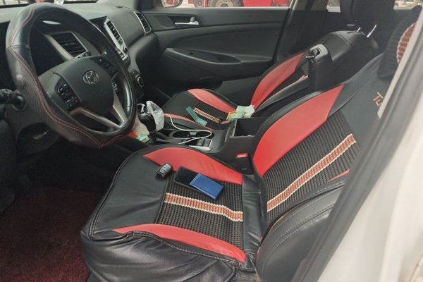 Hyundai Tucson 2015, 82400 км, за 6440 USD - фото 15