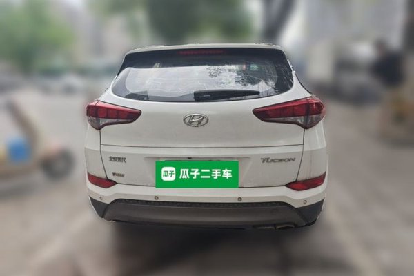 Hyundai Tucson 2015, 82400 км, за 6440 USD