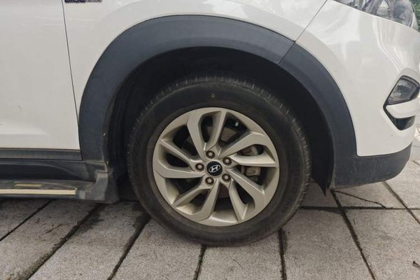 Hyundai Tucson 2015, 82400 км, за 6440 USD - фото 8