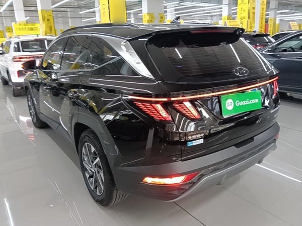 Hyundai Tucson 2023, 14500 км, за 17128 USD