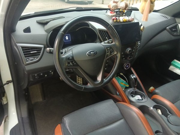 Hyundai Veloster 2015, 78600 км, за 5946 USD - фото 11