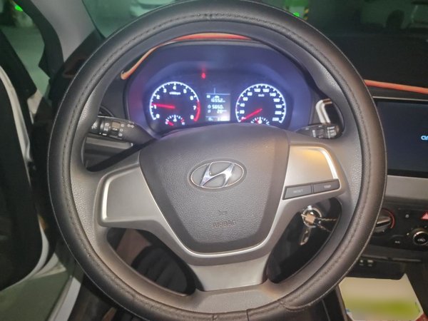 Hyundai Verna (new generation) 2016, 31600 км, за 3947 USD - фото 11