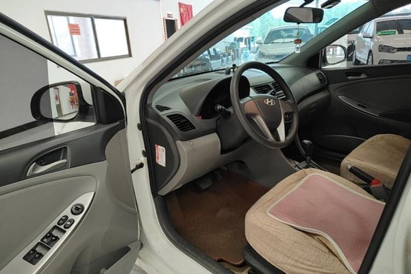Hyundai Verna (older generation) 2014, 80000 км, за 4899 USD - фото 24