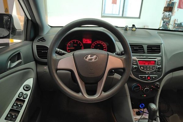 Hyundai Verna (older generation) 2014, 80000 км, за 4899 USD - фото 19