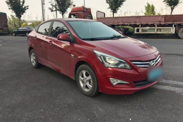 Hyundai Verna (older generation) 2016, 56400 км, за 4960 USD