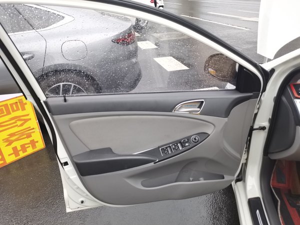 Hyundai Verna (older generation) 2016, 95100 км, за 5448 USD - фото 26