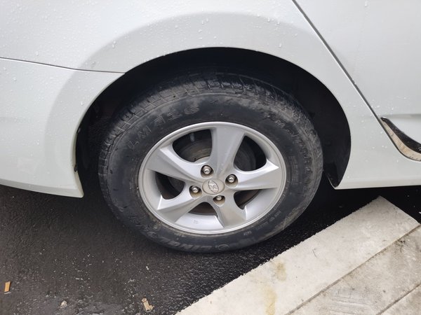 Hyundai Verna (older generation) 2016, 95100 км, за 5448 USD - фото 10