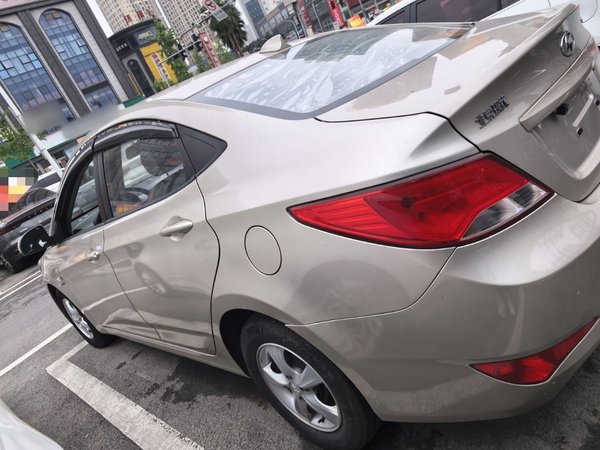 Hyundai Verna 2014, 135700 км, за 4203 USD