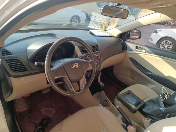 Hyundai Verna 2014, 108800 км, за 4612 USD - фото 13