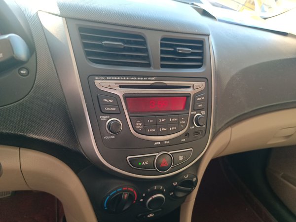 Hyundai Verna 2014, 108800 км, за 4612 USD - фото 16