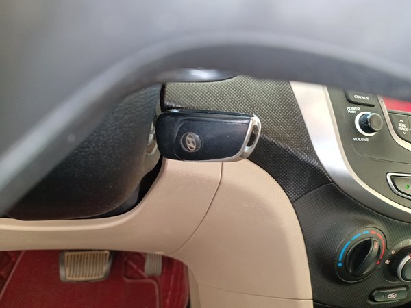 Hyundai Verna 2014, 108800 км, за 4612 USD - фото 12