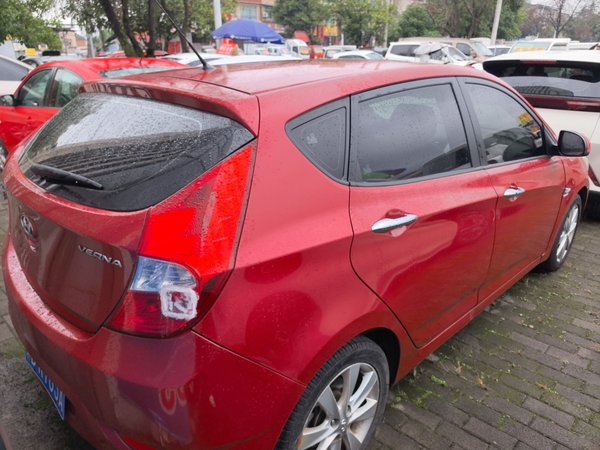 Hyundai Verna Ray 2014, 102900 км, за 4990 USD