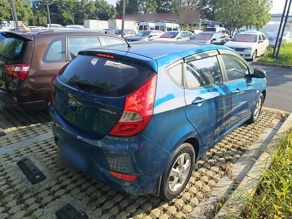 Hyundai Verna Ray 2016, 71000 км, за 5638 USD