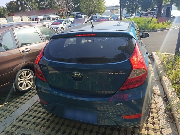 Hyundai Verna Ray 2016, 71000 км, за 5638 USD