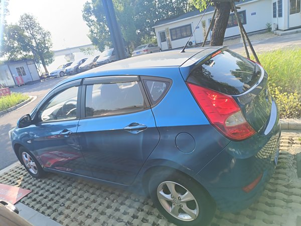 Hyundai Verna Ray 2016, 71000 км, за 5638 USD - фото 6