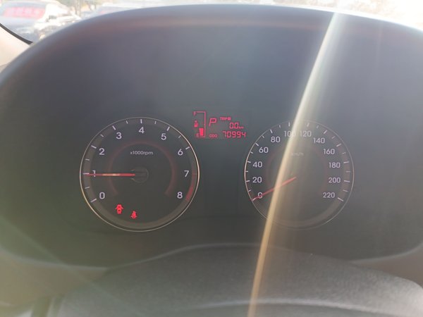 Hyundai Verna Ray 2016, 71000 км, за 5638 USD - фото 10