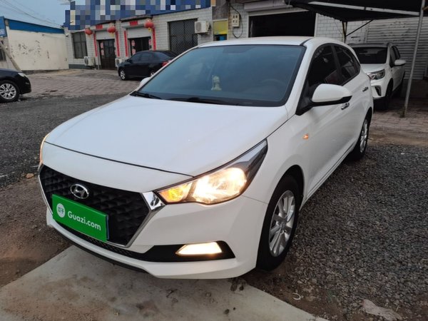 Hyundai Verna RV · 2017 год