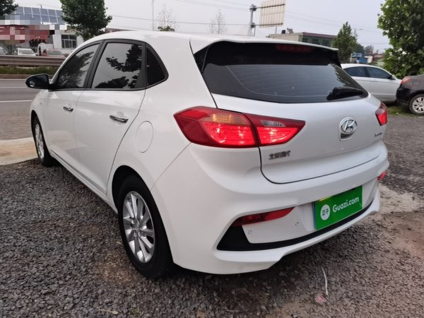 Hyundai Verna RV 2017, 45900 км, за 7128 USD
