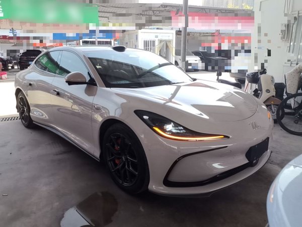 IM L6 2024, 33900 км, за 22763 USD