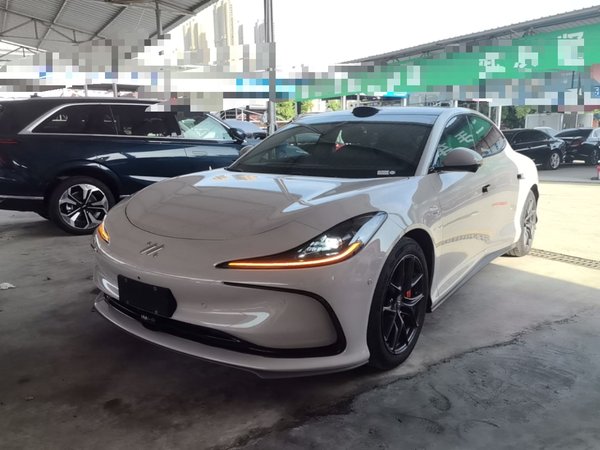 IM L6 2024, 33900 км, за 22763 USD