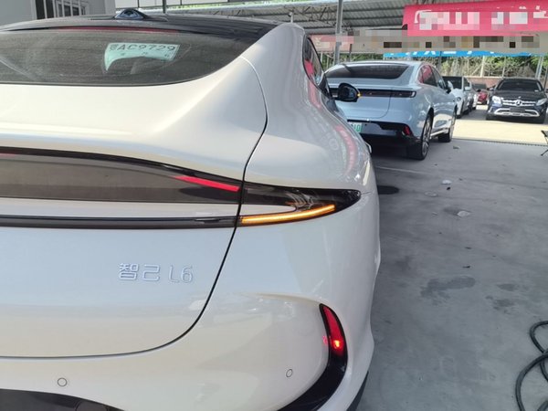 IM L6 2024, 33900 км, за 22763 USD