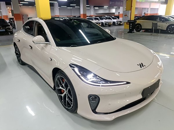 IM L6 2025, 41300 км, за 24105 USD