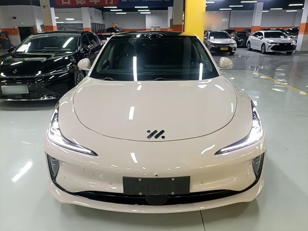 IM L6 2025, 41300 км, за 24105 USD