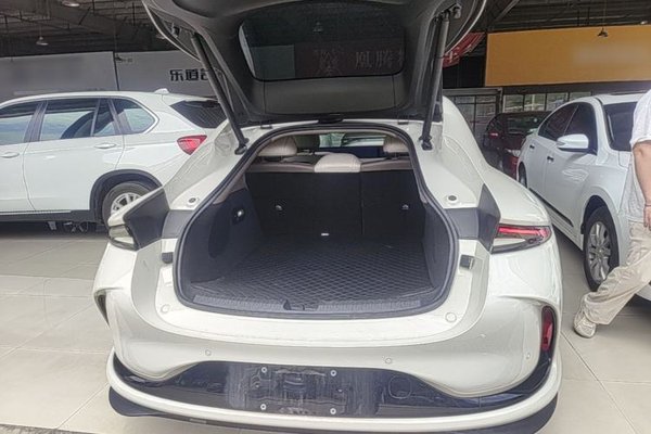 IM L6 2025, 15100 км, за 25811 USD